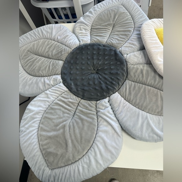 Blooming Bath Flower Sink Cushion Gray - Picture 1 of 2